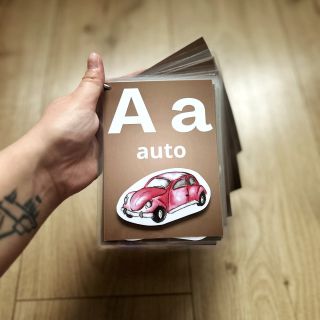 Na našom eshope nájdete aj novú a vylepšenú abecedu, s nádhernými autorskými obrázkami našej šikovnej ilustrátorky...